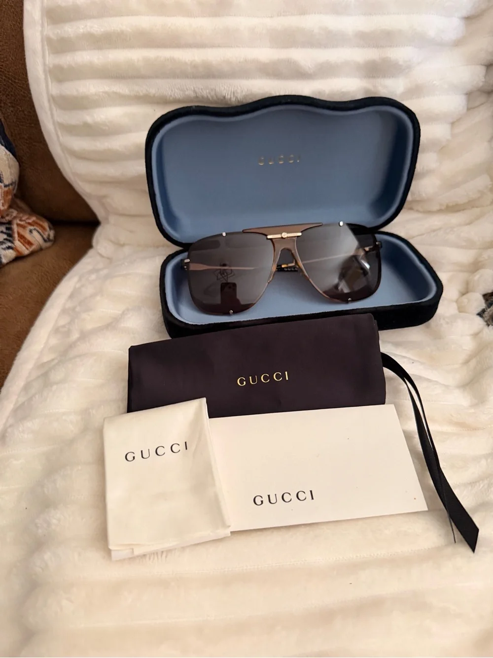 GUCCI Silver/Brown sunglasses. Unisex